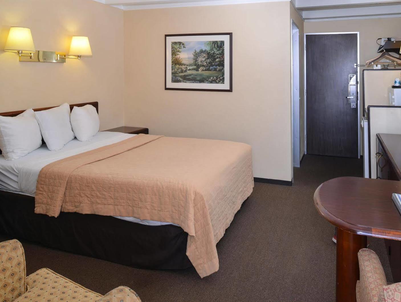 Americas Best Value Inn - Campus View Eau Claire Exteriér fotografie