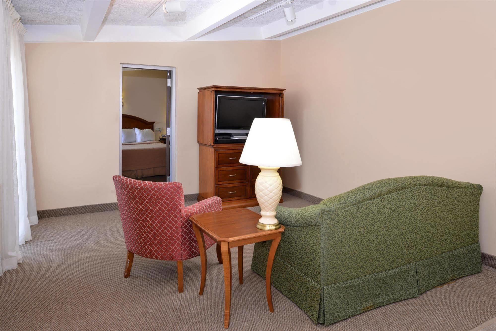 Americas Best Value Inn - Campus View Eau Claire Exteriér fotografie