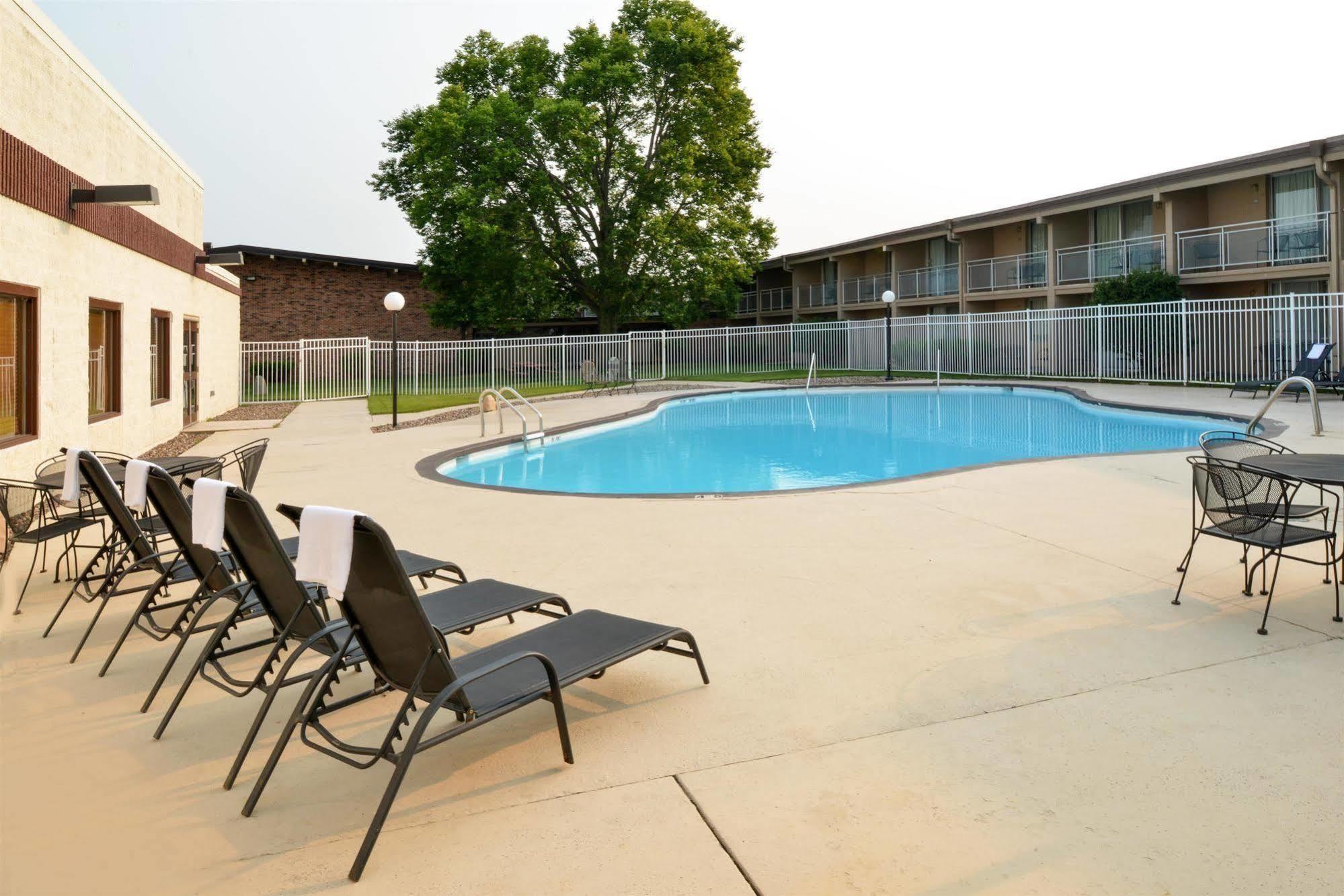 Americas Best Value Inn - Campus View Eau Claire Exteriér fotografie
