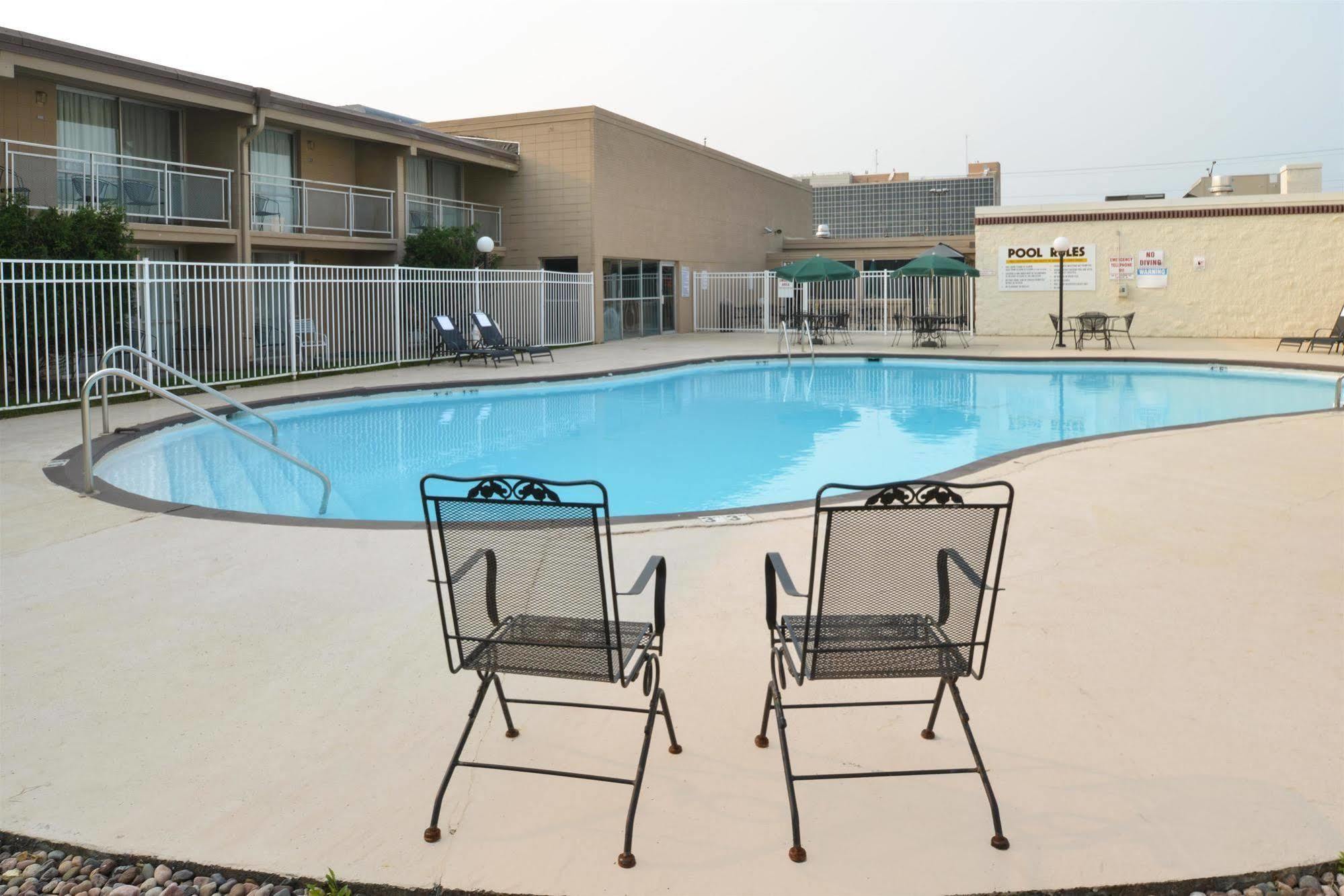 Americas Best Value Inn - Campus View Eau Claire Exteriér fotografie